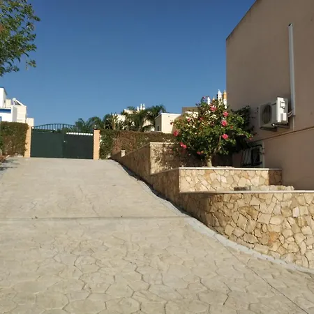 Belavista With Private Pool 费拉古多